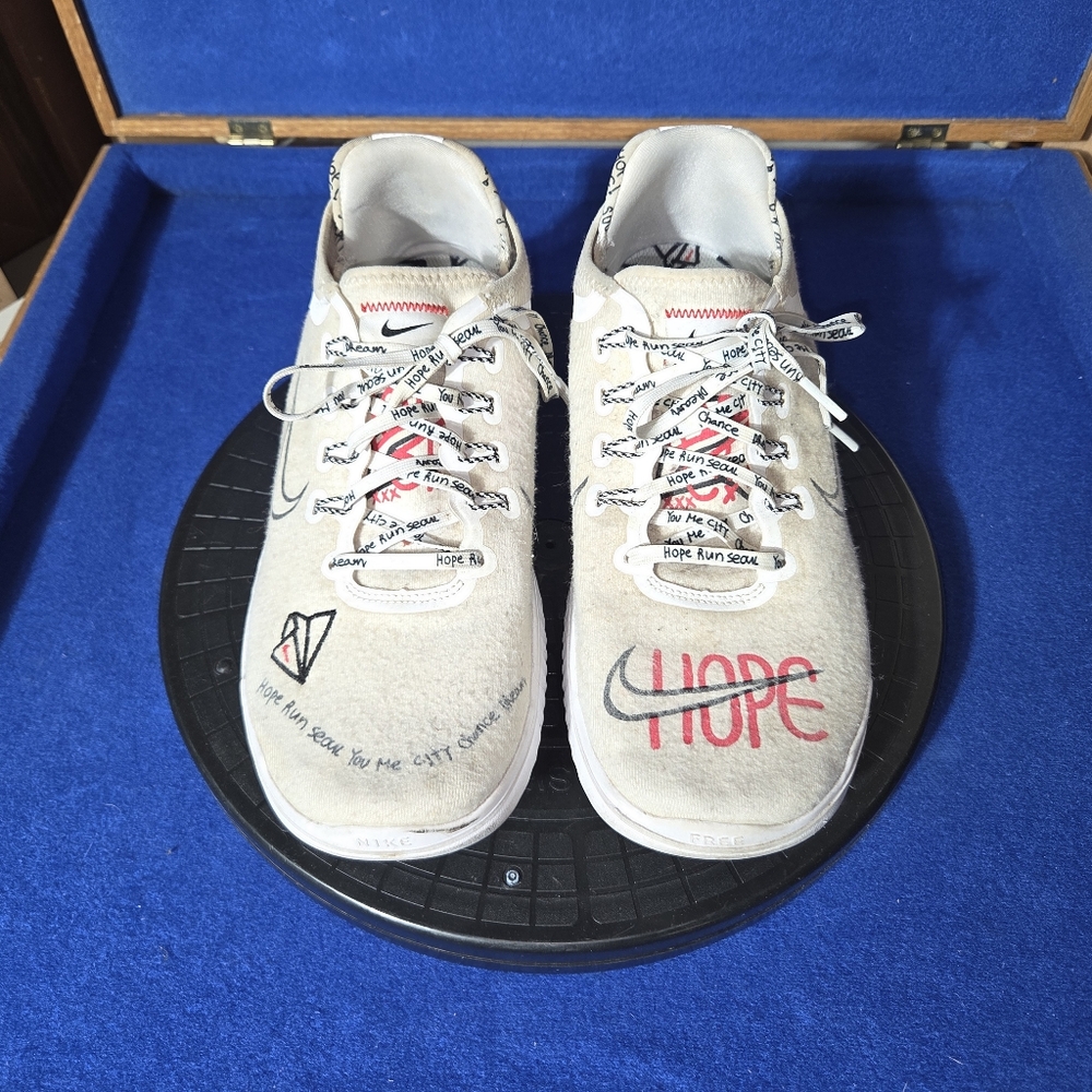 Nike Women's Hope City 2018 Free Run RN, T-Shirt, Sz. 9.5-US, 43-EU